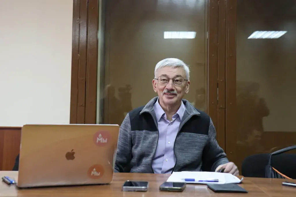 Русия заплашва дисидента Олег Орлов с 3 г. затвор заради антивоенна статия