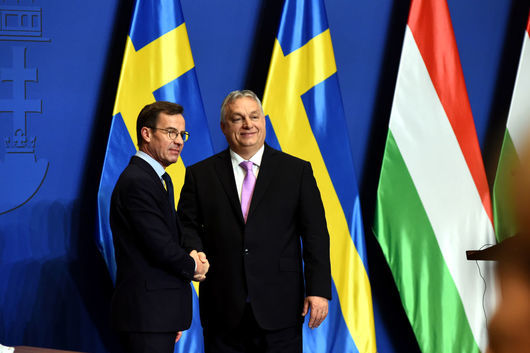 След близо две години и дълго протакане парламентът на Унгария