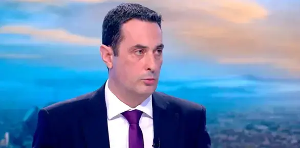 Гвоздейков показа в bTV черната кутия на медицинския хеликоптер, която медията обяви, че липсва