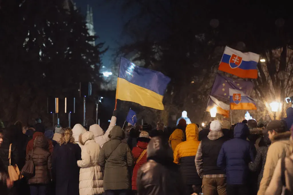 Хиляди излязоха на антируски протест срещу правителството в Словакия