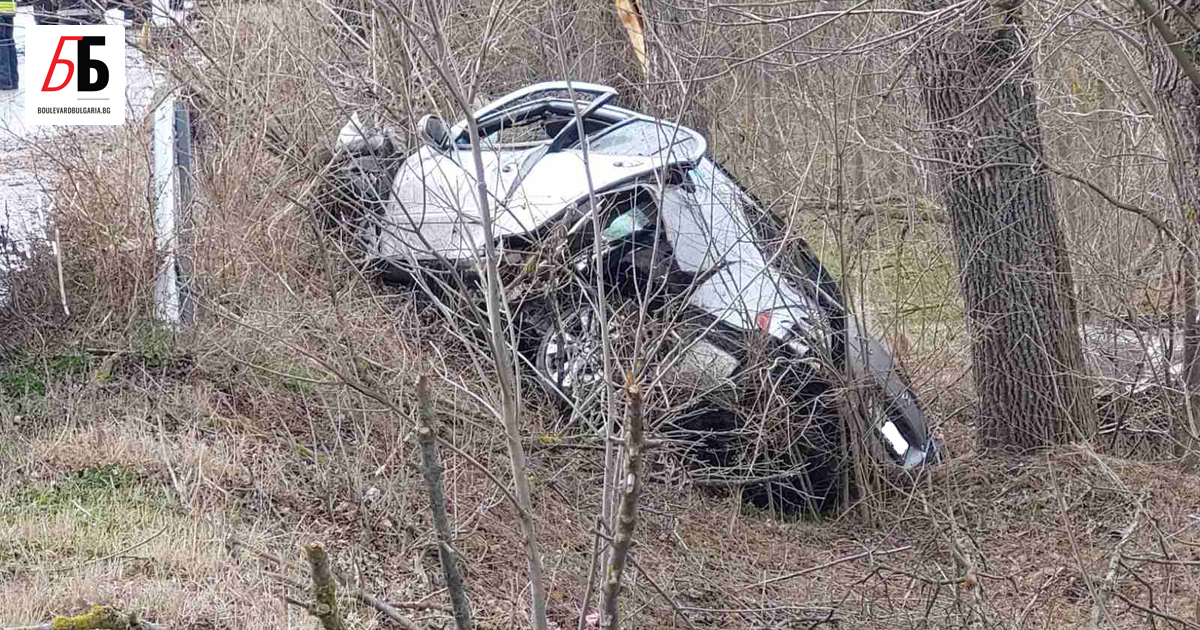 Двама души са загинали, а други осем са пострадали при