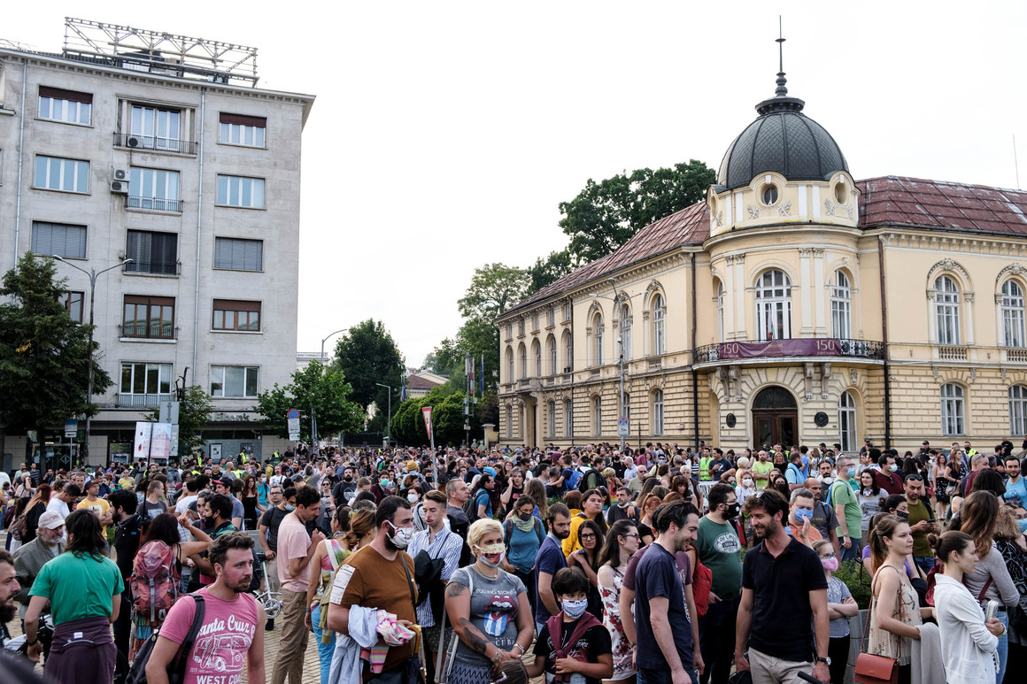 Протестиращите са категорични, че всички задължения на държавата по природозащитното законодателство на ЕС могат да бъдат изпълнени и при сега действащия Закон за биоразнообразието.