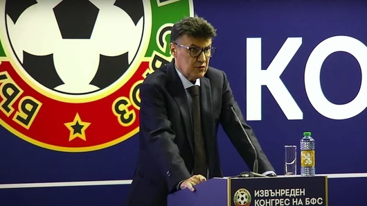Президентът на Българския футболен съюз в оставка Борислав Михайлов влезе