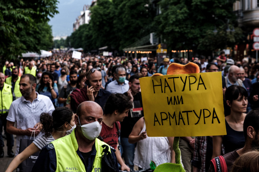 "Долу ръцете от закона": Втори мащабен протест срещу промените в Натура 2000