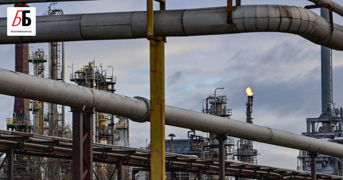 Пожар избухна в още една петролна рафинерия в Русия -