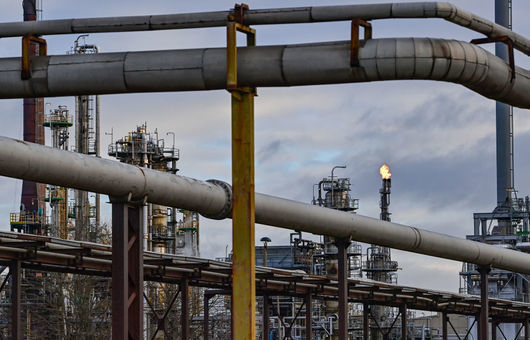 Пожар избухна в още една руска петролна рафинерия