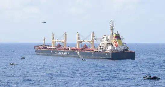 Пиратите, похитили кораба "Руен" с български моряци, отиват на съд
