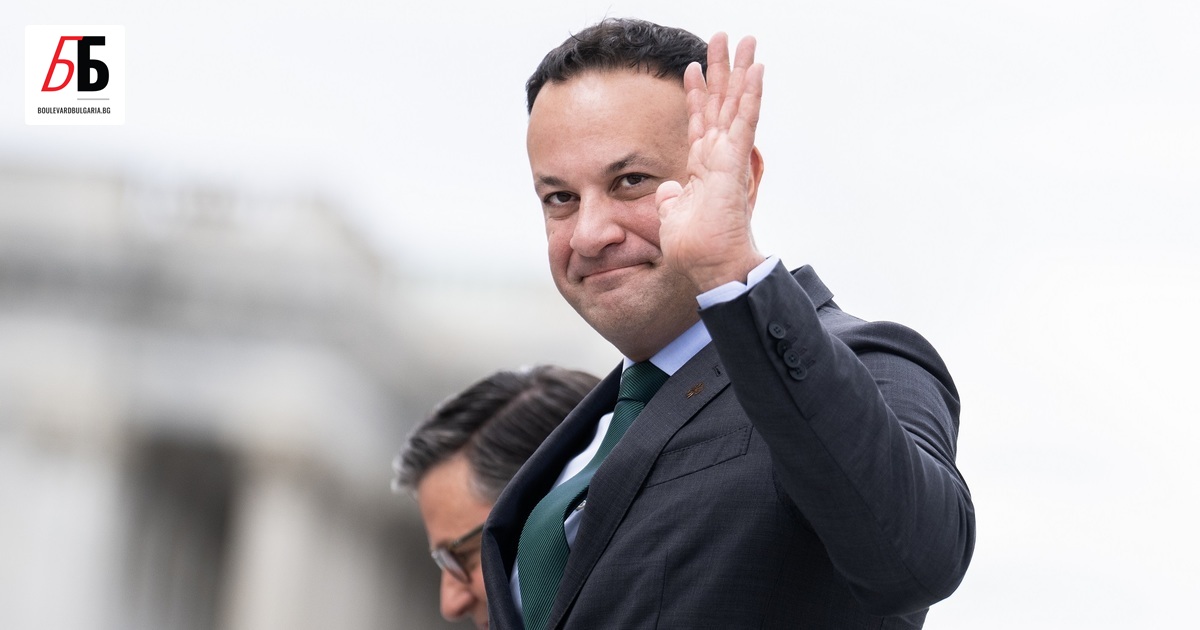 Министър-председателят на Ирландия Лио Варадкар изненадващо обяви, че подава оставка