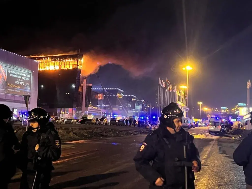 Русия арестува 11 души за атаката в Москва. Загинали са най-малко 115 души (Обновява се)