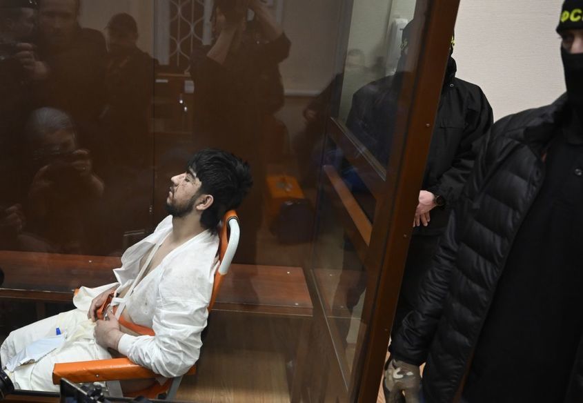 Трима от задържаните за атаката в Москва са признали вината си, един от тях се яви в съда в инвалидна количка