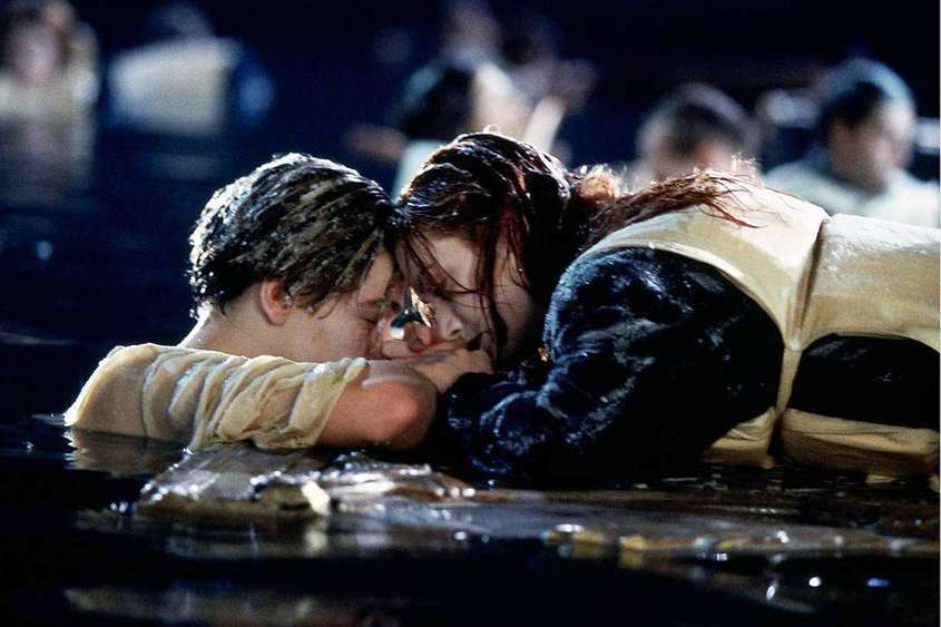 Вратата от филма "Титаник", която не спаси Джак, се продаде на търг за $718 хил.