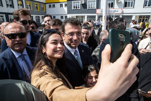 X блокира профила на Екрем Имамоглу в Турция по нареждане на властите