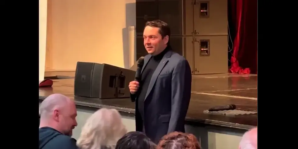 Руски губернатор е нападнат с нож в Мурманск, пред очите на охраната му