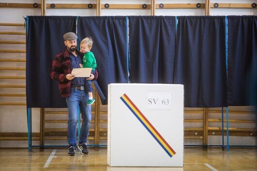 Година на суперизбори. Румъния избира президент и парламент до 8 декември