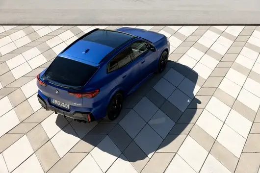 Да се радваш на Словения, шофирайки новото  BMW  iX2 и едно MINI, което не е “мини” 