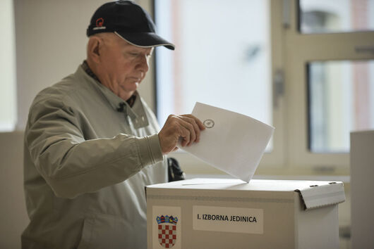 Предсрочните парламентарни избори в Хърватия изправят един срещу друг премиер и президент