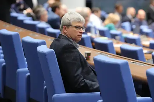 ГЕРБ и ДПС сложиха ръка на здравната каса (Обновена)
