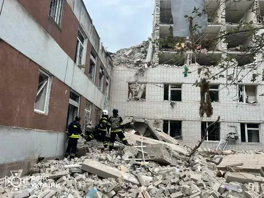 При руска ракетна атака в Чернигов са убити 11 души, а други 50 са ранени