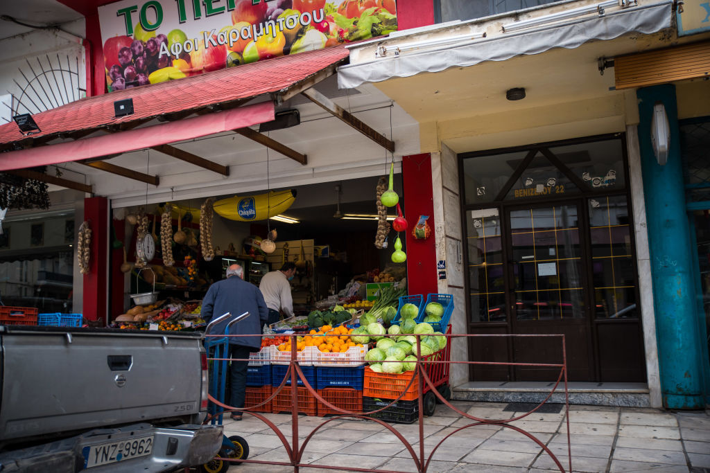 Гърция сваля цените на някои продукти за Великден