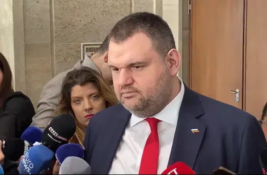 Пеевски "не пуска" Желязков на срещата в Париж за Украйна, трябвало "да е при хората"