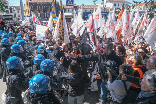 Таксата от 5 евро за вход във Венеция предизвика объркване и изкара местните на протест