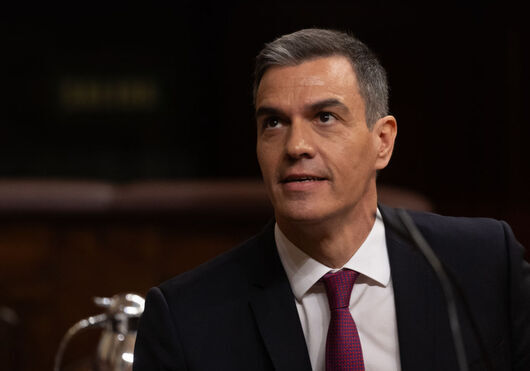 Отказва ли се Санчес от премиерския пост след разследването за корупция срещу жена му