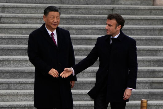 Китайският президент Си Дзинпин започва днес европейската си обиколка като