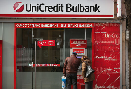 Третата по активи банка у нас УниКредит Булбанк сменя дебитните