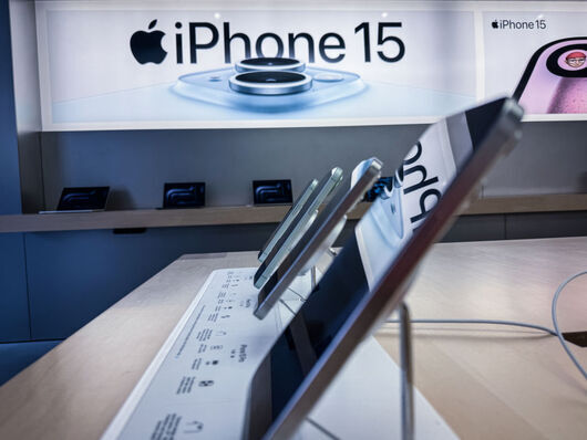Технологичният гигант Apple разработва по тънка версия на iPhone която може