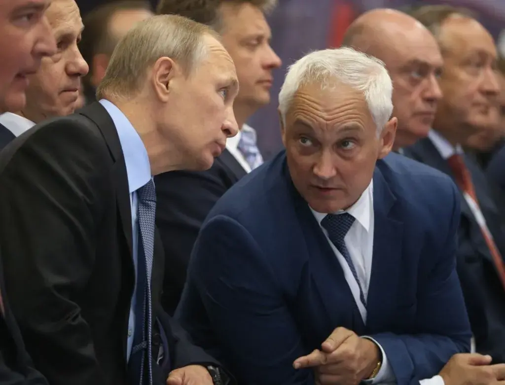Четири ареста и сменен министър. Какво се случва в руската армия?