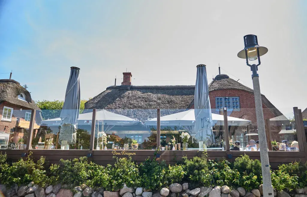 Нацистко парти в скъп курортен бар шокира Германия