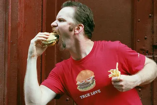 Почина създателят на Super Size Me: Човекът, който показа как бързата храна разболява