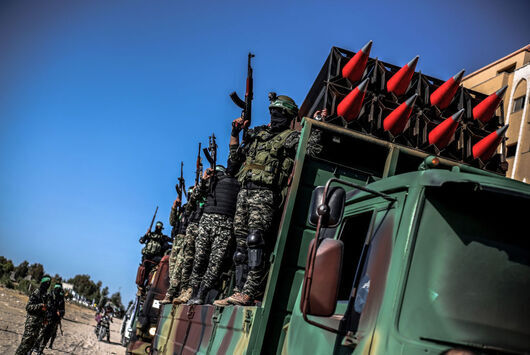 Въоръженото крило на Хамас бригадите Ал Касам предприеха голяма ракетна