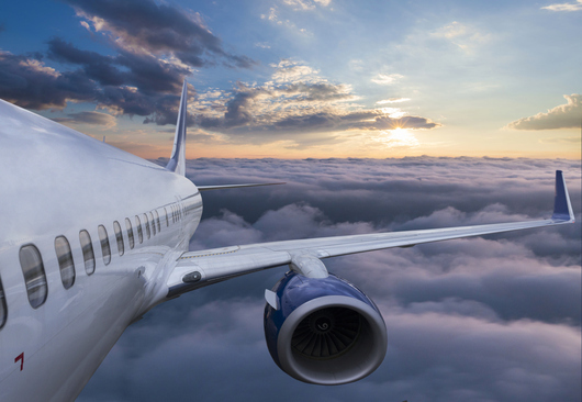 Какво причинява турбуленция при полет и кои са по-опасните маршрути?