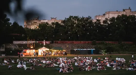 "Кино под звездите" на стадион "Раковски" - какво чакате още?