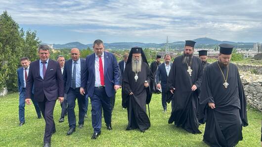 Пловдивският митрополит Николай се появи на предизборна среща с Делян