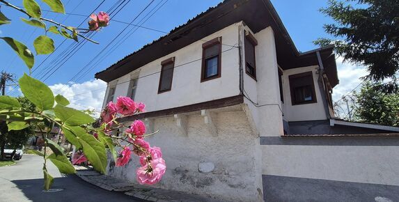 Манол Пейков купи две трети от къщата на Димитър Талев със средства от дарители