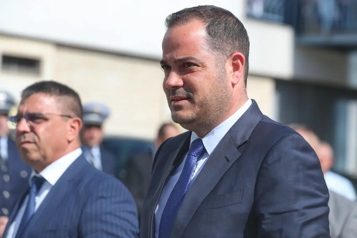 Калин Стоянов нарече "фалшив сайт" свалената от МВР пародийна страница срещу Пеевски