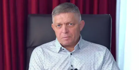 "Прощавам и предупреждавам". Роберт Фицо с първи думи след покушението срещу него