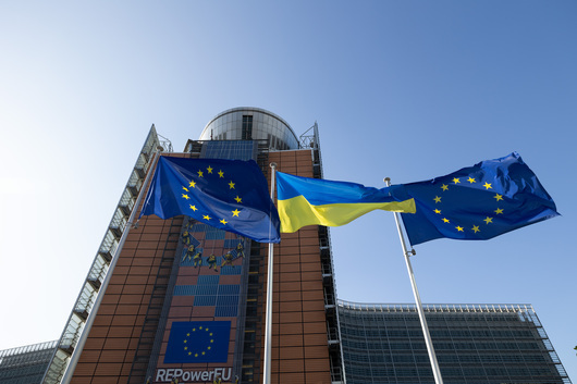 ЕК е готова за преговори с Украйна и Молдова, но "всичко е в ръцете на страните членки"