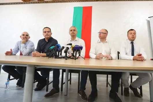 "Възраждане" заговори за "феодализация" след резултата на "Величие"