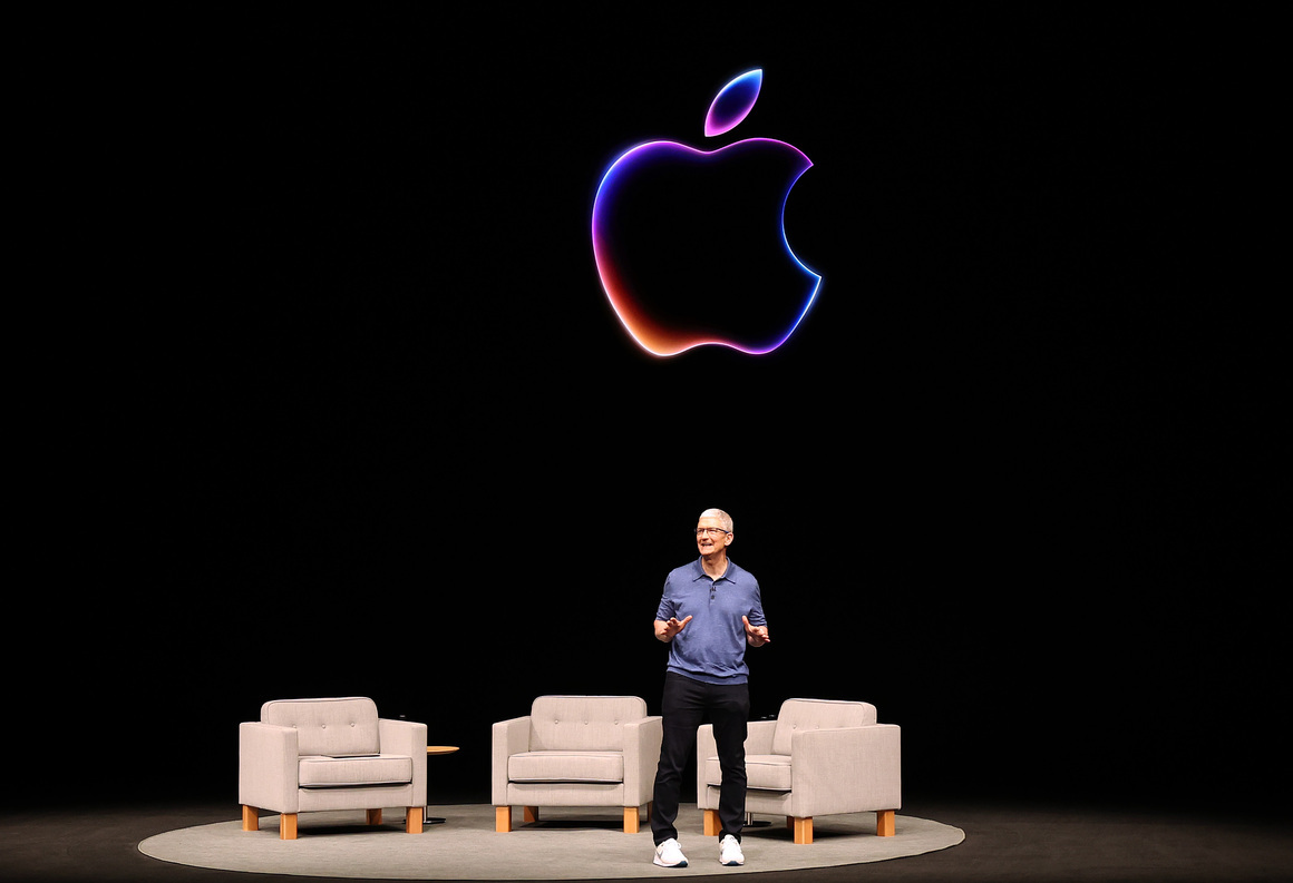 Мъск ще забрани iPhone и Mac в компаниите си, ако Apple интегрира OpenAI