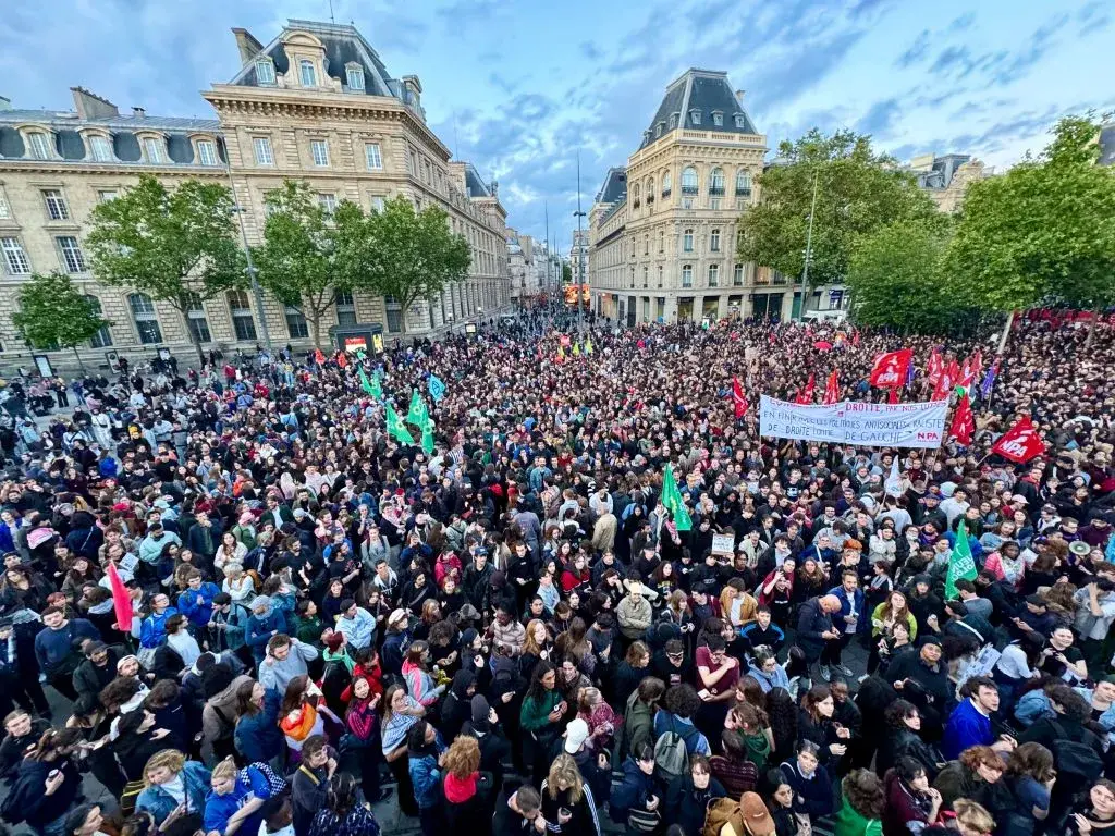 Хиляди излязоха на протест във Франция след победата на крайната десница на изборите