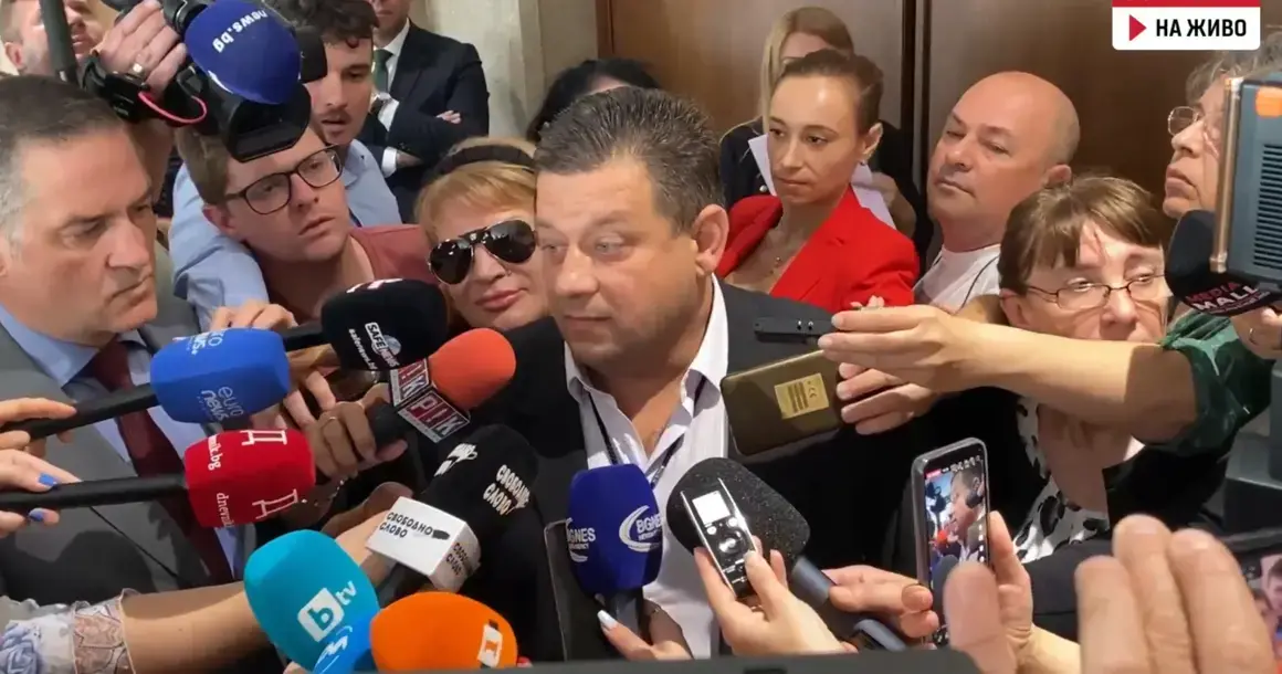 Николай Марков от „Величие“ закъсня и не положи клетва като депутат
