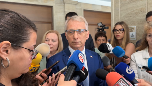 Денков: Случващото се в парламента е опит да се минира демокрацията