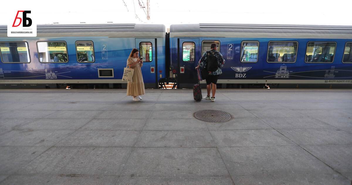 БДЖ увеличава капацитета на влаковете около Коледа и Нова година,