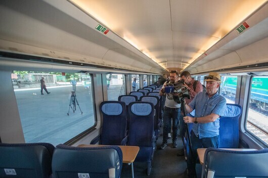 Под 6 ч. между София и Бургас, с климатик и нов салон - немските вагони на БДЖ (Снимки)