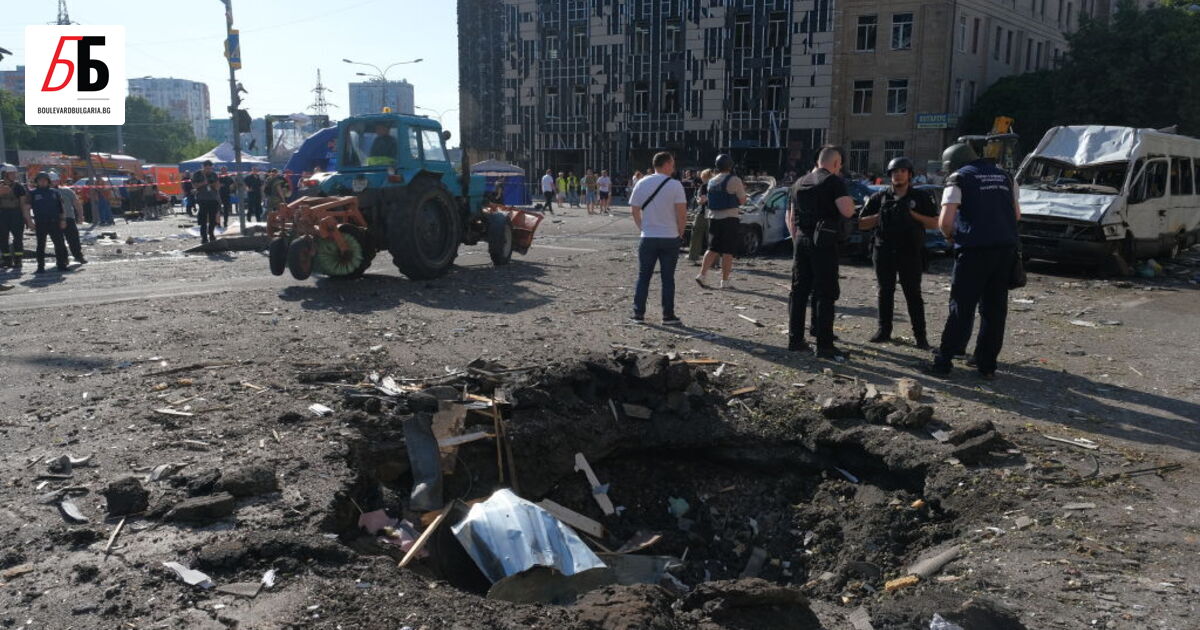 Руски планиращи бомби разрушиха жилищна сграда в Харков и убиха