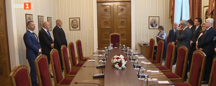 Председателят на ГЕРБ Бойко Борисов предварително обрече преговорите за нов