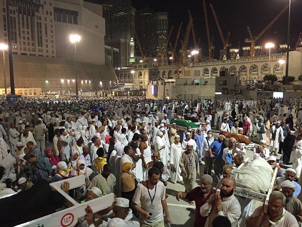 Повече от 1300 души загинаха на поклонението в Мека